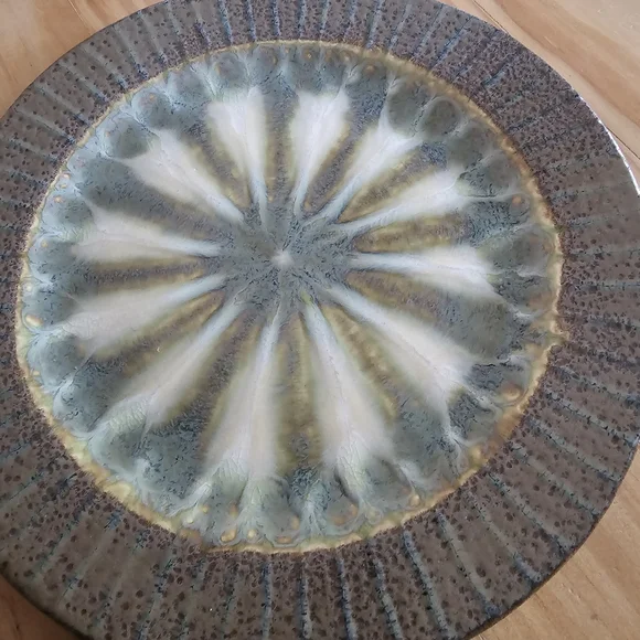 Good Earth Richie Watts Set Of Two Dinner Plates - Picture 2 of 7